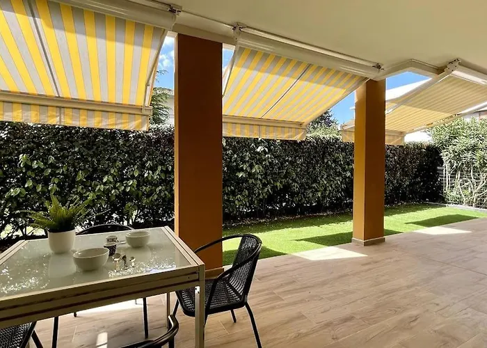 Beautiful Place, Quiet Residence, Close To Beaches