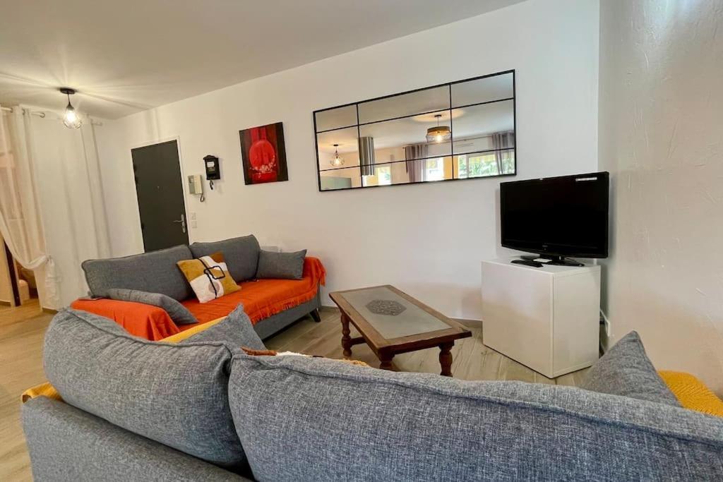 Beautiful Place, Quiet Residence, Close To Beaches Apartment Fréjus