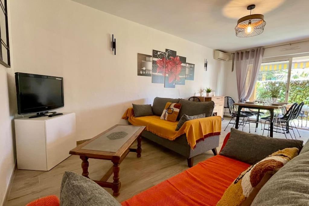 Beautiful Place, Quiet Residence, Close To Beaches Apartment *