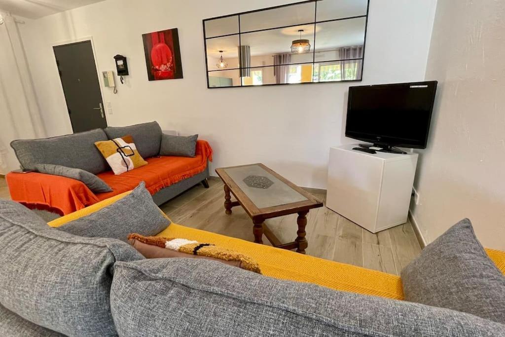 Beautiful Place, Quiet Residence, Close To Beaches Fréjus