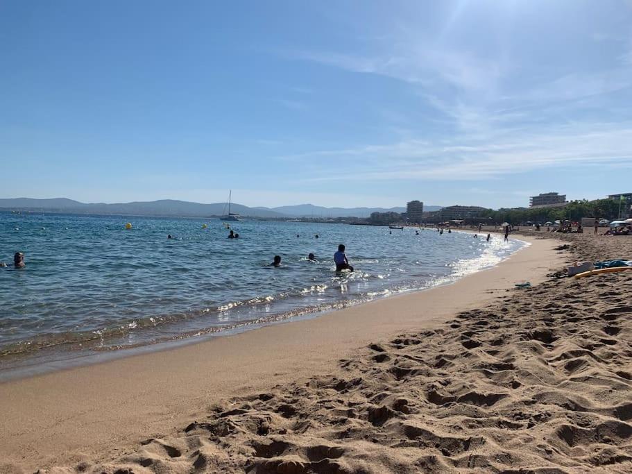 Appartement Beautiful Place, Quiet Residence, Close To Beaches Fréjus
